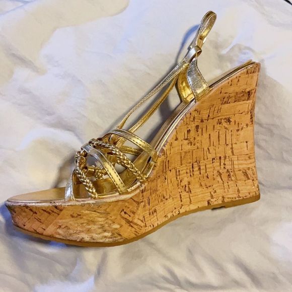 🔥 Mix & Match 2/$40 🔥 Chinese Laundry Gold Sahara Wedges - Picture 6 of 7